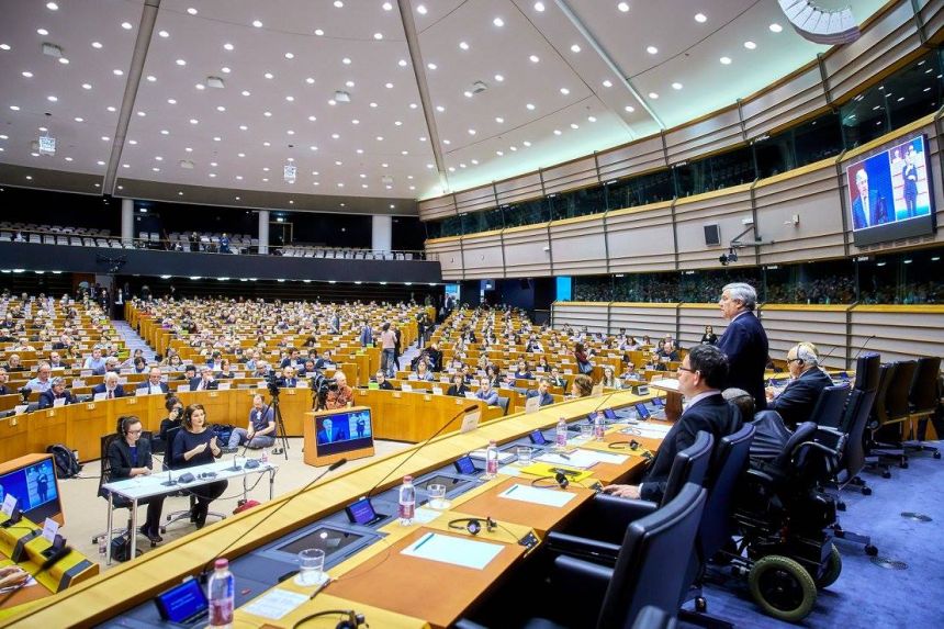Predlog rezolucije EP poziva Srbiju da ubrza reforme