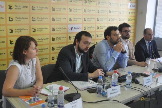 Mladi u Srbiji: Raste evroskepticizam, pada poverenje u institucije i političare