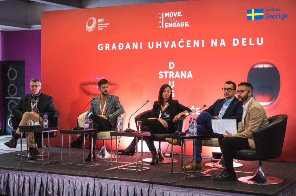 Političari i nove tehnologije doprineli širenju lažnih vesti, društvo u Srbiji neotporno