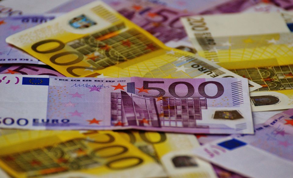 Brisanje tabua o visini plate: &Scaron;ta donosi nova evropska direktiva o transparentnosti plata?
