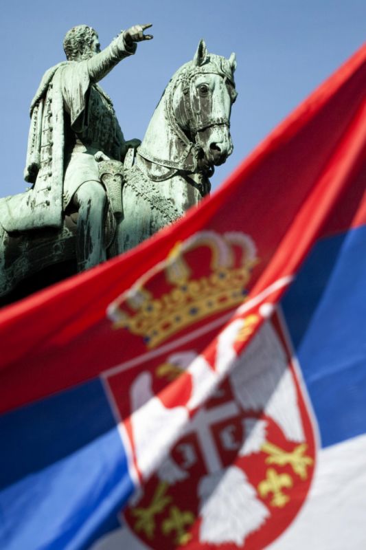 Dve decenije od 5. oktobra, pitanje da li je Srbija uopšte i dalje demokratija