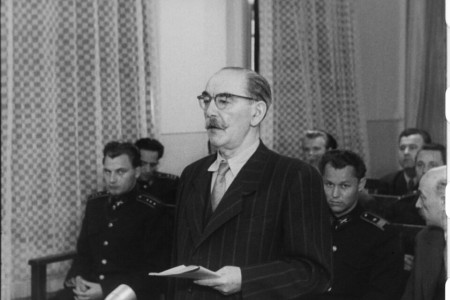 Evropa i &bdquo;gigantski patuljak": Mađarskih sedam decenija između 1956. i 2026.