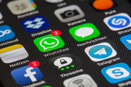 Od zaštite do nadzora: Kontroverze oko EU “Chat Control ” regulative (CSAR)