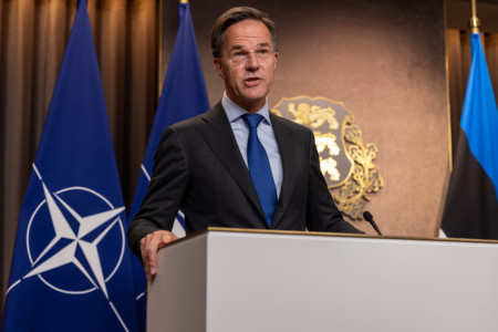 NATO između principa odvraćanja i političkog pragmatizma: Poruke Marka Rutea iz Talina i izazovi evropske bezbednosti